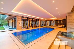 Дом 897м², 3-этажный, участок 16 сот.  