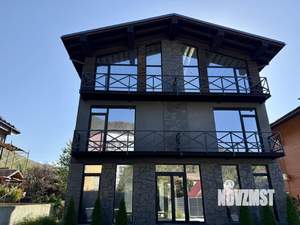 Дом 268м&sup2;, 3-этажный, участок 5 сот.  