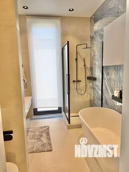 Коттедж 290м², 2-этажный, участок 9 сот.  