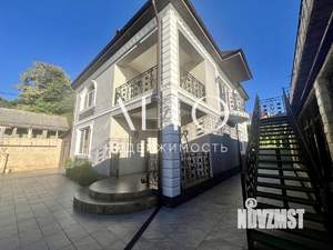 Дом 424м², 2-этажный, участок 9 сот.  