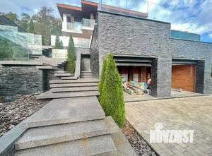 Дом 300м², 2-этажный, участок 10 сот.  