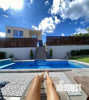 Дом 200м², 2-этажный, участок 10 сот.  