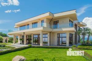 Дом 650м², 2-этажный, участок 15 сот.  
