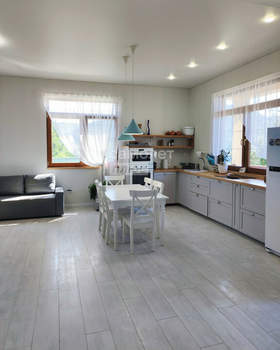 Дом 181м², 2-этажный, участок 6 сот.  