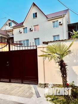 Дом 352м&sup2;, 3-этажный, участок 4 сот.  