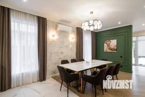 Дом 200м&sup2;, 2-этажный, участок 7 сот.  