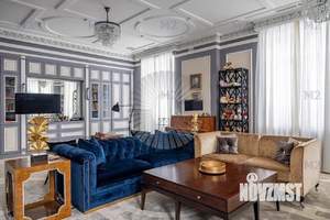 Дом 1000м², 3-этажный, участок 25 сот.  