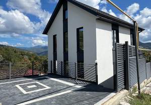 Дом 110м&sup2;, 2-этажный, участок 6 сот.  