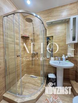 Коттедж 290м², 3-этажный, участок 5 сот.  