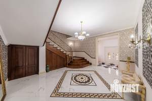 Дом 1200м², 3-этажный, участок 22 сот.  
