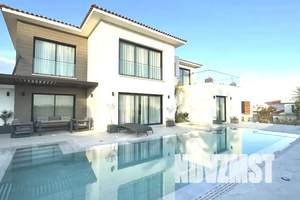 Дом 220м², 2-этажный, участок 8 сот.  