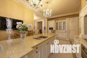 Дом 250м², 2-этажный, участок 6 сот.  