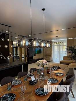 Коттедж 270м², 2-этажный, участок 10 сот.  