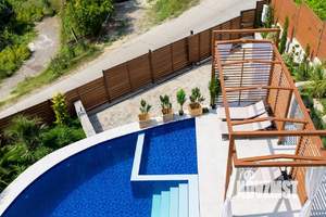 Дом 202м², 3-этажный, участок 10 сот.  