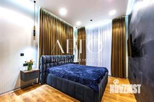 Коттедж 1300м², 3-этажный, участок 12 сот.  