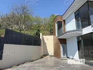 Дом 190м², 2-этажный, участок 4 сот.  