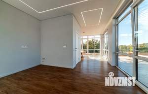 Коттедж 300м&sup2;, 3-этажный, участок 10 сот.  