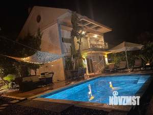 Дом 190м², 3-этажный, участок 8 сот.  