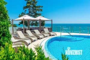 Дом 550м², 3-этажный, участок 12 сот.  