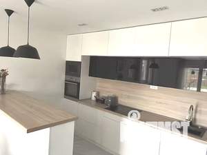 Дом 180м², 2-этажный, участок 6 сот.  