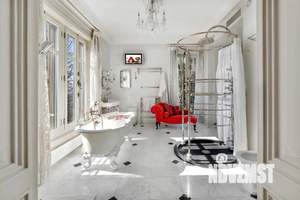 Дом 450м², 3-этажный, участок 18 сот.  