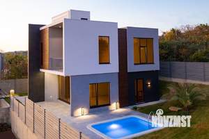 Коттедж 255м², 2-этажный, участок 4 сот.  