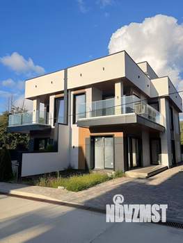 Коттедж 202м², 3-этажный, участок 4 сот.  