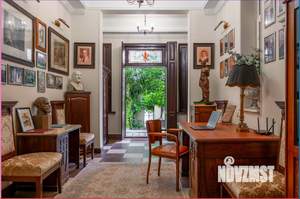 Дом 200м&sup2;, 3-этажный, участок 6 сот.  