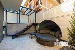 Коттедж 320м², 3-этажный, участок 6 сот.  