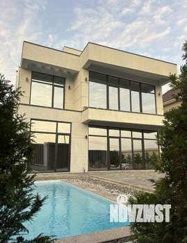 Дом 220м², 3-этажный, участок 4 сот.  