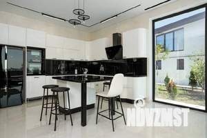 Дом 210м², 2-этажный, участок 12 сот.  