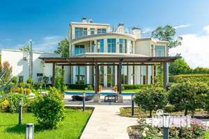 Дом 700м², 3-этажный, участок 17 сот.  