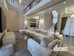 Дом 350м², 2-этажный, участок 10 сот.  