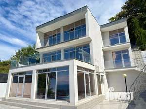 Дом 302м², 3-этажный, участок 4 сот.  