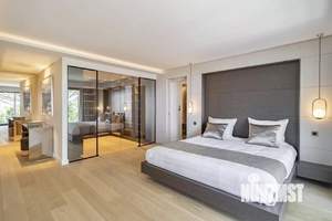 Дом 950м&sup2;, 3-этажный, участок 80 сот.  