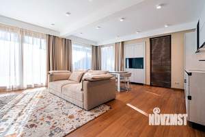 Дом 290м², 3-этажный, участок 9 сот.  
