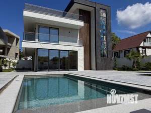 Дом 350м², 3-этажный, участок 8 сот.  