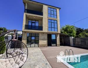 Коттедж 258м², 3-этажный, участок 5 сот.  