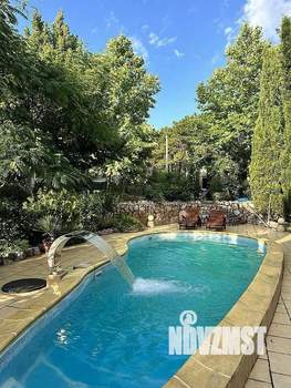 Дом 260м², 2-этажный, участок 15 сот.  