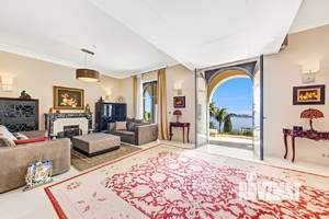 Дом 380м², 3-этажный, участок 16 сот.  