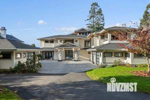 Дом 650м², 3-этажный, участок 128 сот.  