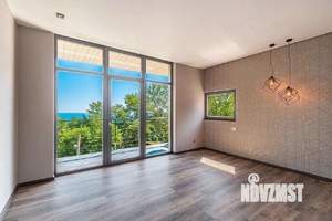 Коттедж 220м², 2-этажный, участок 8 сот.  