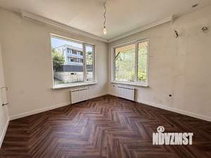 Дом 180м², 2-этажный, участок 5 сот.  