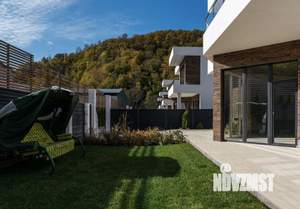 Коттедж 220м², 2-этажный, участок 5 сот.  