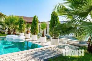 Коттедж 250м², 3-этажный, участок 12 сот.  