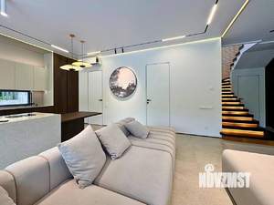 Дом 350м², 2-этажный, участок 10 сот.  