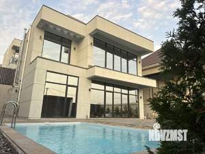 Дом 220м², 3-этажный, участок 4 сот.  