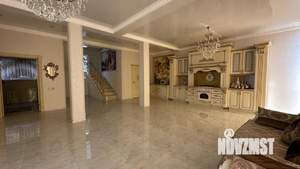 Дом 180м², 2-этажный, участок 5 сот.  