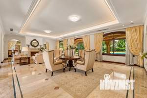 Дом 1250м², 2-этажный, участок 20 сот.  