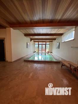 Дом 449м², 2-этажный, участок 10 сот.  